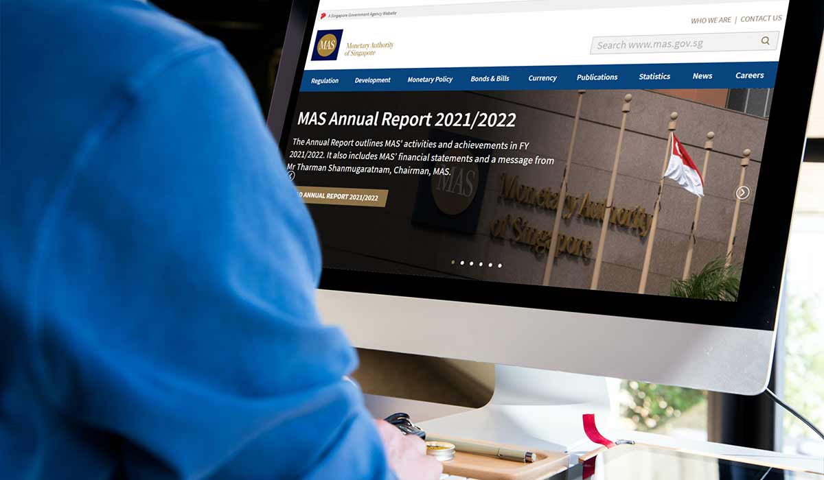 MAS records a whopping S$7.4 billion loss, a first since 2013
