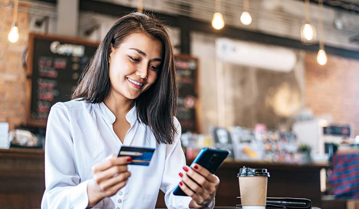 Best Credit Cards For Young Adults In Singapore (2022)