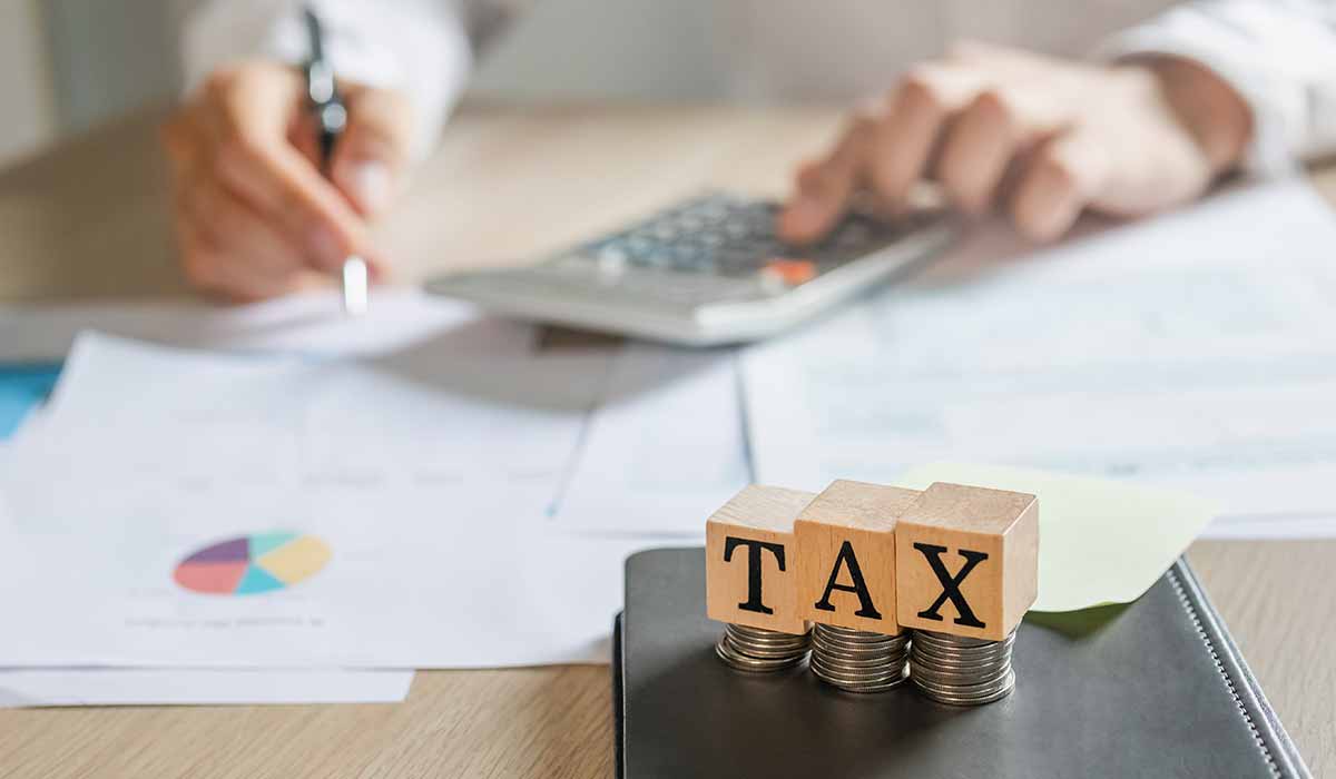 How to Reduce Income Tax in Singapore Legally for 2023